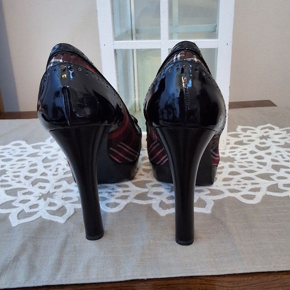 SOLD!!!  LuLu Townsend, 7.5Medium Woman's Dress Shoes - Picture 6 of 8